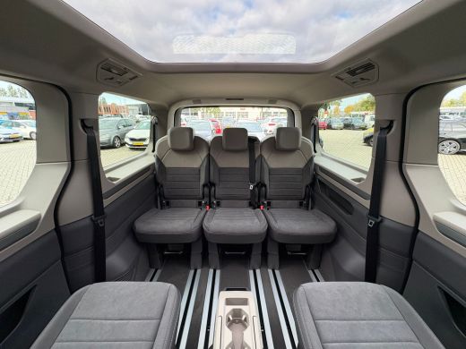 Volkswagen Multivan 1.5 eHybrid 245pk L2 Bulli Edition 4Motion DSG | Trekhaak | Navigatie | Panoramadak | Camera | 7 ... ActivLease financial lease