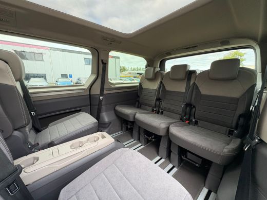 Volkswagen Multivan 1.5 eHybrid 245pk L2 Bulli Edition 4Motion DSG | Trekhaak | Navigatie | Panoramadak | Camera | 7 ... ActivLease financial lease
