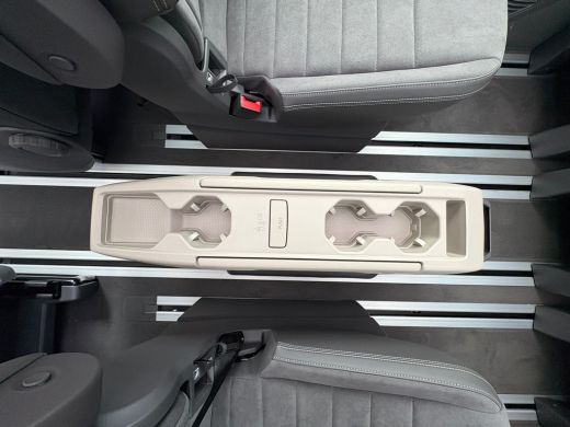 Volkswagen Multivan 1.5 eHybrid 245pk L2 Bulli Edition 4Motion DSG | Trekhaak | Navigatie | Panoramadak | Camera | 7 ... ActivLease financial lease