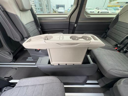 Volkswagen Multivan 1.5 eHybrid 245pk L2 Bulli Edition 4Motion DSG | Trekhaak | Navigatie | Panoramadak | Camera | 7 ... ActivLease financial lease