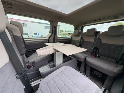 Volkswagen Multivan 1.5 eHybrid 245pk L2 Bulli Edition 4Motion DSG | Trekhaak | Navigatie | Panoramadak | Camera | 7 ... ActivLease financial lease