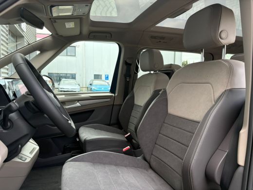 Volkswagen Multivan 1.5 eHybrid 245pk L2 Bulli Edition 4Motion DSG | Trekhaak | Navigatie | Panoramadak | Camera | 7 ... ActivLease financial lease