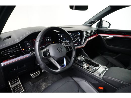 Volkswagen Touareg 3.0 TSi 462 pk 4MOTION R | Wegklapbare Trekhaak | Panoramadak | Head-Up Display | Luchtvering | ActivLease financial lease