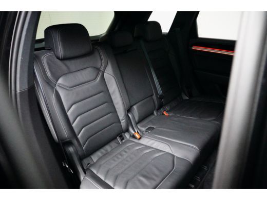 Volkswagen Touareg 3.0 TSi 462 pk 4MOTION R | Wegklapbare Trekhaak | Panoramadak | Head-Up Display | Luchtvering | ActivLease financial lease