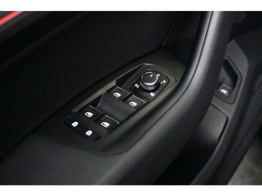 Volkswagen Touareg 3.0 TSi 462 pk 4MOTION R | Wegklapbare Trekhaak | Panoramadak | Head-Up Display | Luchtvering | ActivLease financial lease