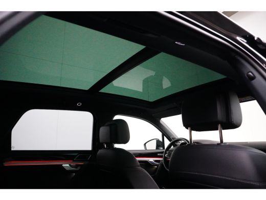 Volkswagen Touareg 3.0 TSi 462 pk 4MOTION R | Wegklapbare Trekhaak | Panoramadak | Head-Up Display | Luchtvering | ActivLease financial lease