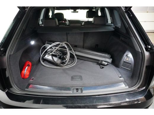 Volkswagen Touareg 3.0 TSi 462 pk 4MOTION R | Wegklapbare Trekhaak | Panoramadak | Head-Up Display | Luchtvering | ActivLease financial lease