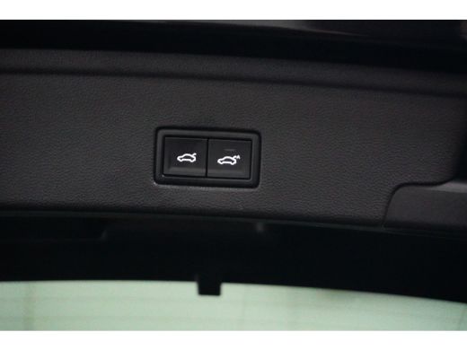 Volkswagen Touareg 3.0 TSi 462 pk 4MOTION R | Wegklapbare Trekhaak | Panoramadak | Head-Up Display | Luchtvering | ActivLease financial lease