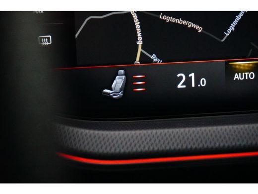 Volkswagen Touareg 3.0 TSi 462 pk 4MOTION R | Wegklapbare Trekhaak | Panoramadak | Head-Up Display | Luchtvering | ActivLease financial lease