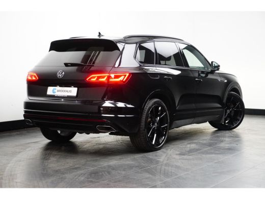 Volkswagen Touareg 3.0 TSi 462 pk 4MOTION R | Wegklapbare Trekhaak | Panoramadak | Head-Up Display | Luchtvering | ActivLease financial lease