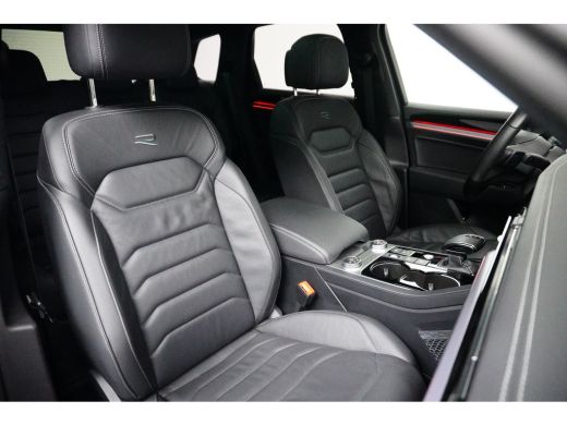 Volkswagen Touareg 3.0 TSi 462 pk 4MOTION R | Wegklapbare Trekhaak | Panoramadak | Head-Up Display | Luchtvering | ActivLease financial lease