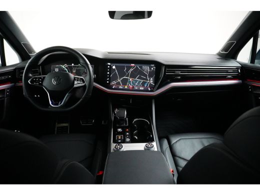Volkswagen Touareg 3.0 TSi 462 pk 4MOTION R | Wegklapbare Trekhaak | Panoramadak | Head-Up Display | Luchtvering | ActivLease financial lease