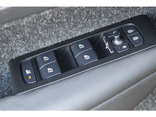 Volvo  XC40 Recharge P8 AWD R-Design | Trekh. | Keyless | LED | 19" LMV | Carplay | Navi | Cruise C. | | Trek... ActivLease financial lease