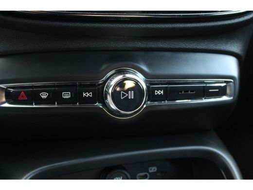 Volvo  XC40 Recharge P8 AWD R-Design | Trekh. | Keyless | LED | 19" LMV | Carplay | Navi | Cruise C. | | Trek... ActivLease financial lease