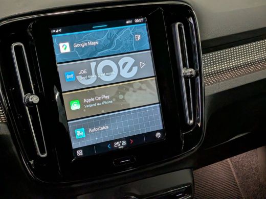 Volvo  XC40 Recharge P8 AWD R-Design ACC | BLIS | Trekh. | Camera | Keyless | Stuur & St. Verw. | LED | 19" L... ActivLease financial lease