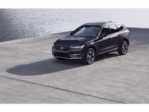 Volvo  XC60 T6 350PK AWD Core Bright | Leer | Climate Pack | Trekhaak | BLIS | 18" all season | Pano-dak ActivLease financial lease