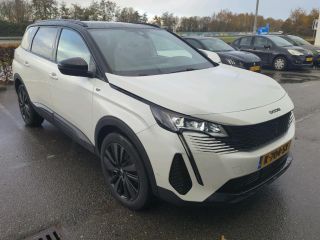 Peugeot 5008 1.6 PureTech GT | Automaat | Navigatie | Camera | Panorama/schuifdak | Focal | Black Pack |