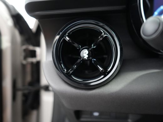 Alfa Romeo Junior 1.2 Turbo Hybrid Ibrida Speciale | Achterbank in delen neerklapbaar | Achteruitrijcamera | Airco ... ActivLease financial lease