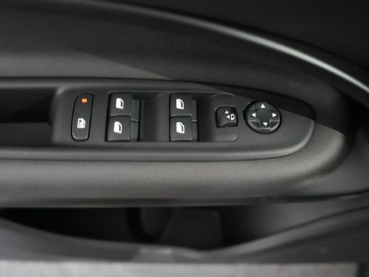 Alfa Romeo Junior 1.2 Turbo Hybrid Ibrida Speciale | Achterbank in delen neerklapbaar | Achteruitrijcamera | Airco ... ActivLease financial lease