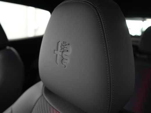 Alfa Romeo Junior 1.2 Turbo Hybrid Ibrida Speciale | Achterbank in delen neerklapbaar | Achteruitrijcamera | Airco ... ActivLease financial lease