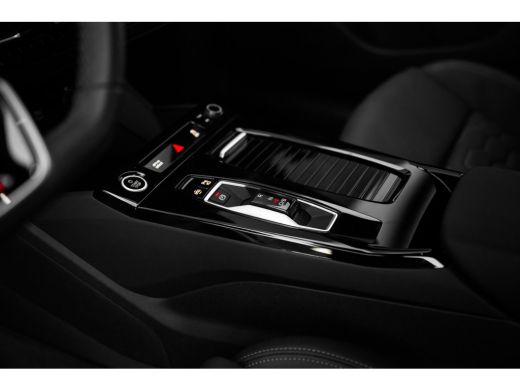 Audi A6 Avant e-tron Avant e-tron S edition 83 kWh | Trekhaak | ActivLease financial lease