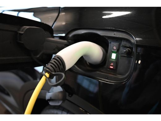 Audi Q5 55 TFSI S-line | Luchtvering | Quattro | Ambient ActivLease financial lease