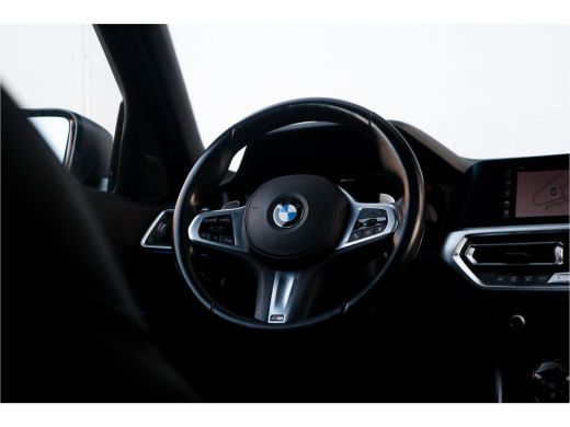 BMW 3 Serie 330e High Ex M-Sport Frozen / Glazen dak / Adaptief onderstel / Electrische stoelen / ActivLease financial lease