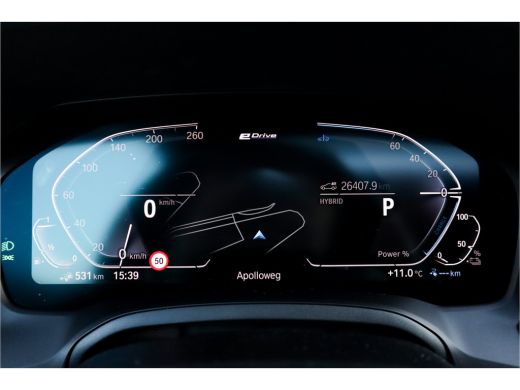 BMW 3 Serie 330e High Ex M-Sport Frozen / Glazen dak / Adaptief onderstel / Electrische stoelen / ActivLease financial lease