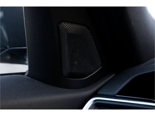 BMW 3 Serie 330e High Ex M-Sport Frozen / Glazen dak / Adaptief onderstel / Electrische stoelen / ActivLease financial lease