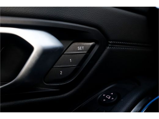 BMW 3 Serie 330e High Ex M-Sport Frozen / Glazen dak / Adaptief onderstel / Electrische stoelen / ActivLease financial lease