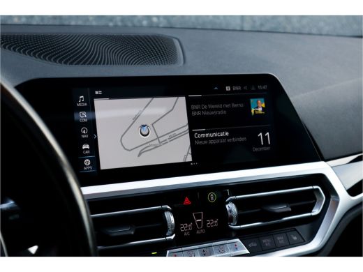 BMW 3 Serie 330e High Ex M-Sport Frozen / Glazen dak / Adaptief onderstel / Electrische stoelen / ActivLease financial lease