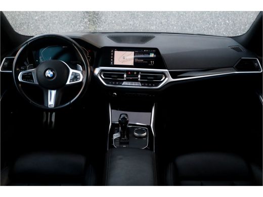 BMW 3 Serie 330e High Ex M-Sport Frozen / Glazen dak / Adaptief onderstel / Electrische stoelen / ActivLease financial lease