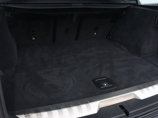 BMW 3 Serie 330e M Sport | Leder | Stoelverwarming | Carplay | Sportstoelen | Laserlicht | Live Cockpit | Sfe... ActivLease financial lease