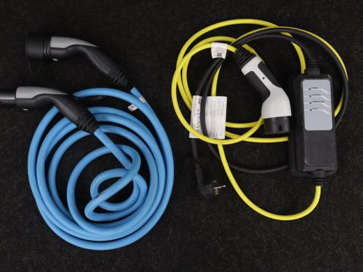 BMW 3 Serie 330e M Sport | Leder | Stoelverwarming | Carplay | Sportstoelen | Laserlicht | Live Cockpit | Sfe... ActivLease financial lease