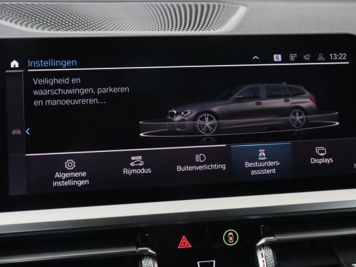 BMW 3 Serie 330e M Sport | Leder | Stoelverwarming | Carplay | Sportstoelen | Laserlicht | Live Cockpit | Sfe... ActivLease financial lease