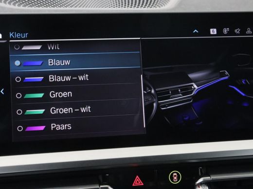 BMW 3 Serie 330e M Sport | Leder | Stoelverwarming | Carplay | Sportstoelen | Laserlicht | Live Cockpit | Sfe... ActivLease financial lease