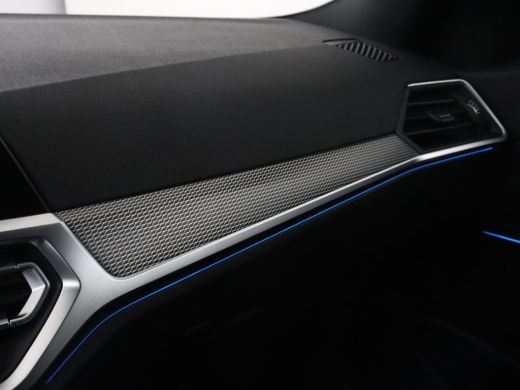 BMW 3 Serie 330e M Sport | Leder | Stoelverwarming | Carplay | Sportstoelen | Laserlicht | Live Cockpit | Sfe... ActivLease financial lease