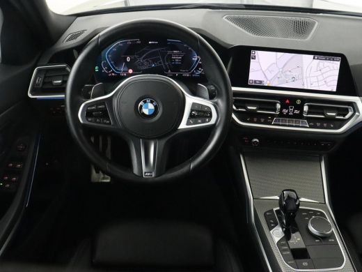 BMW 3 Serie 330e M Sport | Leder | Stoelverwarming | Carplay | Sportstoelen | Laserlicht | Live Cockpit | Sfe... ActivLease financial lease