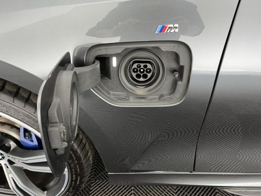 BMW 3 Serie 330e M-Sportpack High Executive Performance Pack (INCL-BTW) *HEAD-UP | FULL-LEATHER | FULL-LED | ... ActivLease financial lease