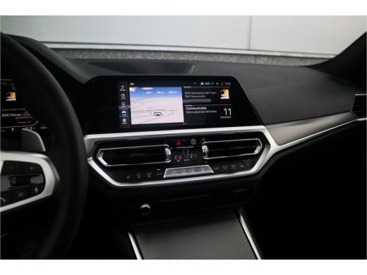 BMW 3 Serie Touring 330e xDrive M-Sport Panorama / 19inch / Harman Kardon / ActivLease financial lease