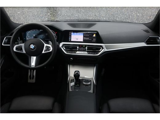 BMW 3 Serie Touring 330e xDrive M-Sport Panorama / 19inch / Harman Kardon / ActivLease financial lease