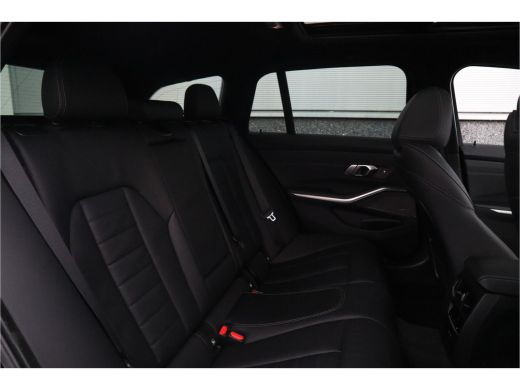 BMW 3 Serie Touring 330e xDrive M-Sport Panorama / 19inch / Harman Kardon / ActivLease financial lease