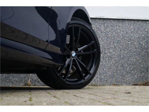 BMW 3 Serie Touring 330e xDrive M-Sport Panorama / 19inch / Harman Kardon / ActivLease financial lease