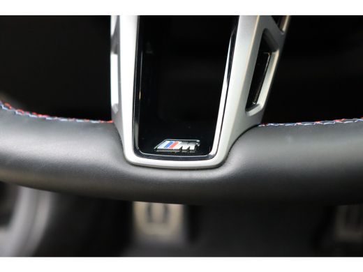 BMW i5 M60 xDrive / Panoramadak / Adaptief M Onderstel Professional / Stoelventilatie / Bowers & Wilkins... ActivLease financial lease