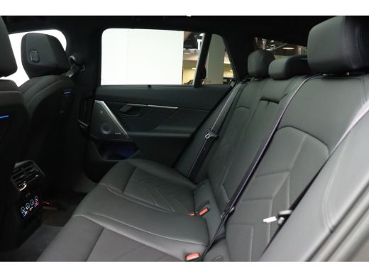 BMW i5 M60 xDrive / Panoramadak / Adaptief M Onderstel Professional / Stoelventilatie / Bowers & Wilkins... ActivLease financial lease