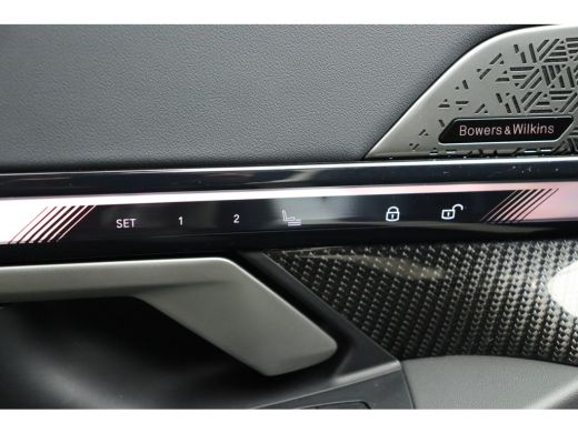 BMW i5 M60 xDrive / Panoramadak / Adaptief M Onderstel Professional / Stoelventilatie / Bowers & Wilkins... ActivLease financial lease