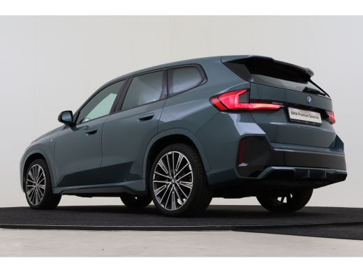 BMW iX1 xDrive30 M Sport / Trekhaak / Sportstoelen / M Adaptief onderstel / Comfort Access / Adaptieve LE... ActivLease financial lease