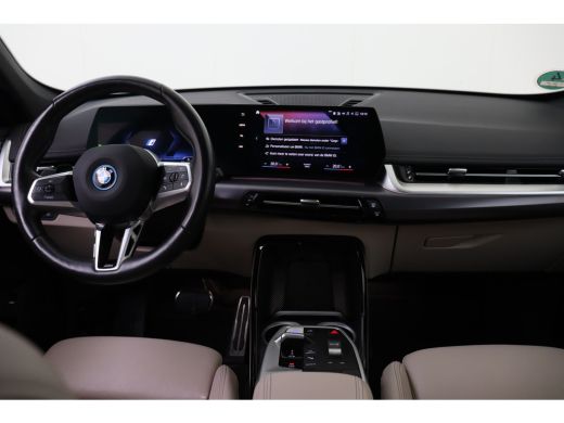 BMW iX1 xDrive30 M Sport / Trekhaak / Sportstoelen / M Adaptief onderstel / Comfort Access / Adaptieve LE... ActivLease financial lease