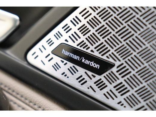 BMW iX1 xDrive30 M Sport / Trekhaak / Sportstoelen / M Adaptief onderstel / Comfort Access / Adaptieve LE... ActivLease financial lease