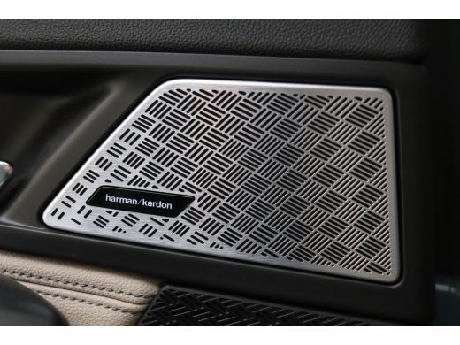 BMW iX1 xDrive30 M Sport / Trekhaak / Sportstoelen / M Adaptief onderstel / Comfort Access / Adaptieve LE... ActivLease financial lease